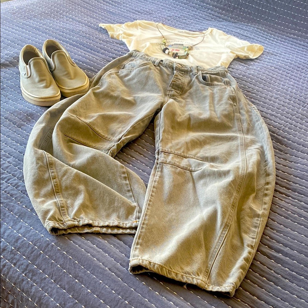 Free People We The Free! Gray Barrel Jeans! 🌺